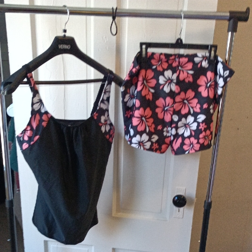 Black and Pink Floral Women's Swimsuit Set